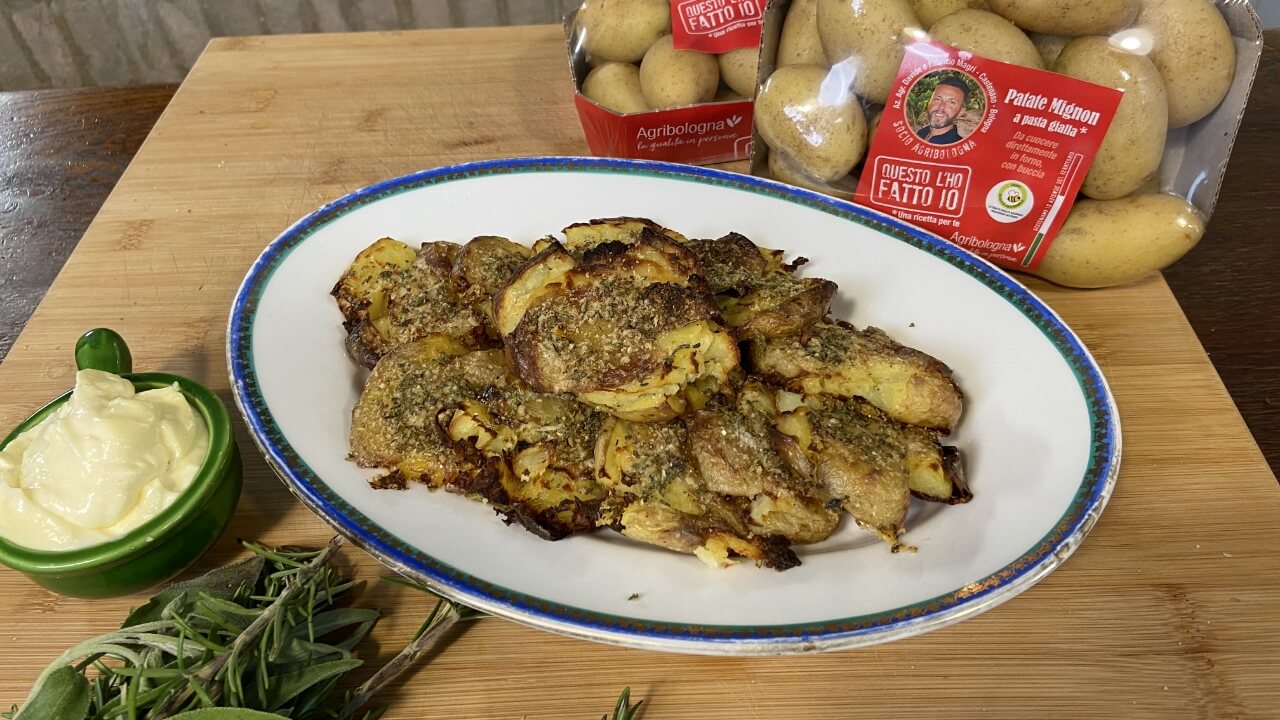 Patate gratinate e maionese all'aglio