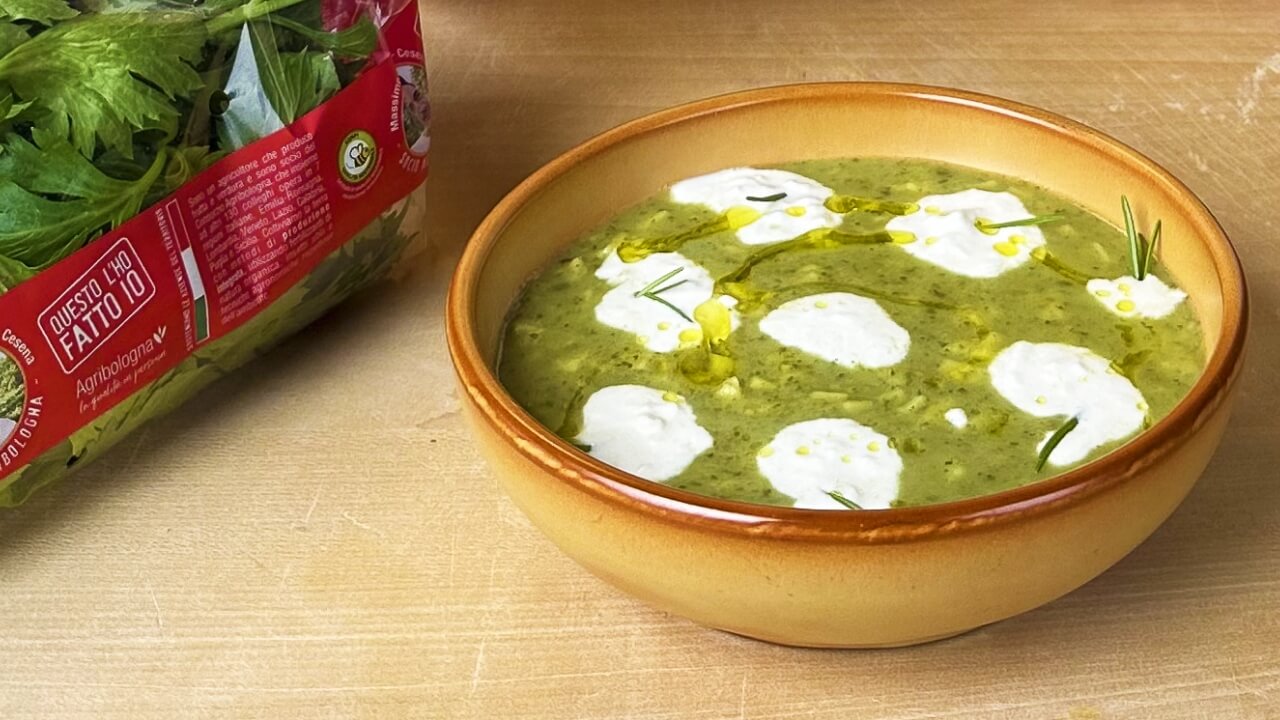 Quadrucci con vellutata di sedano, patate e mele