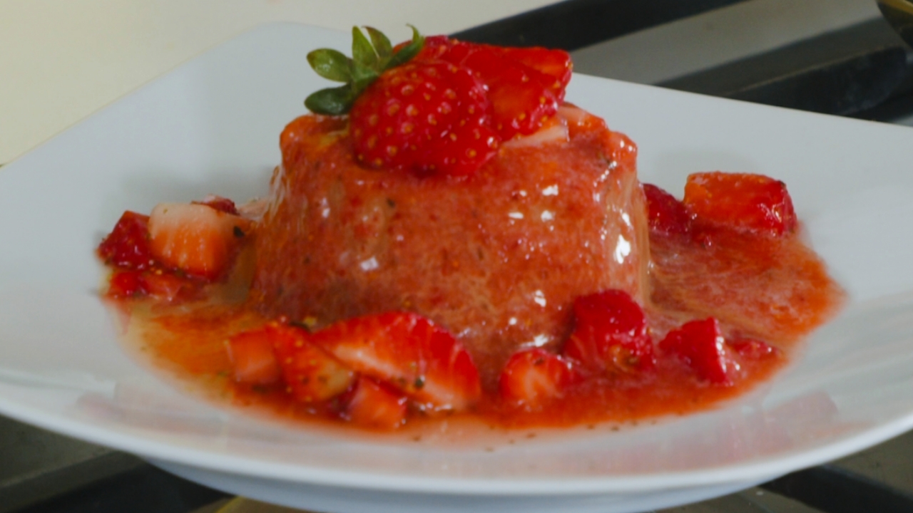Mousse al cioccolato con fragole