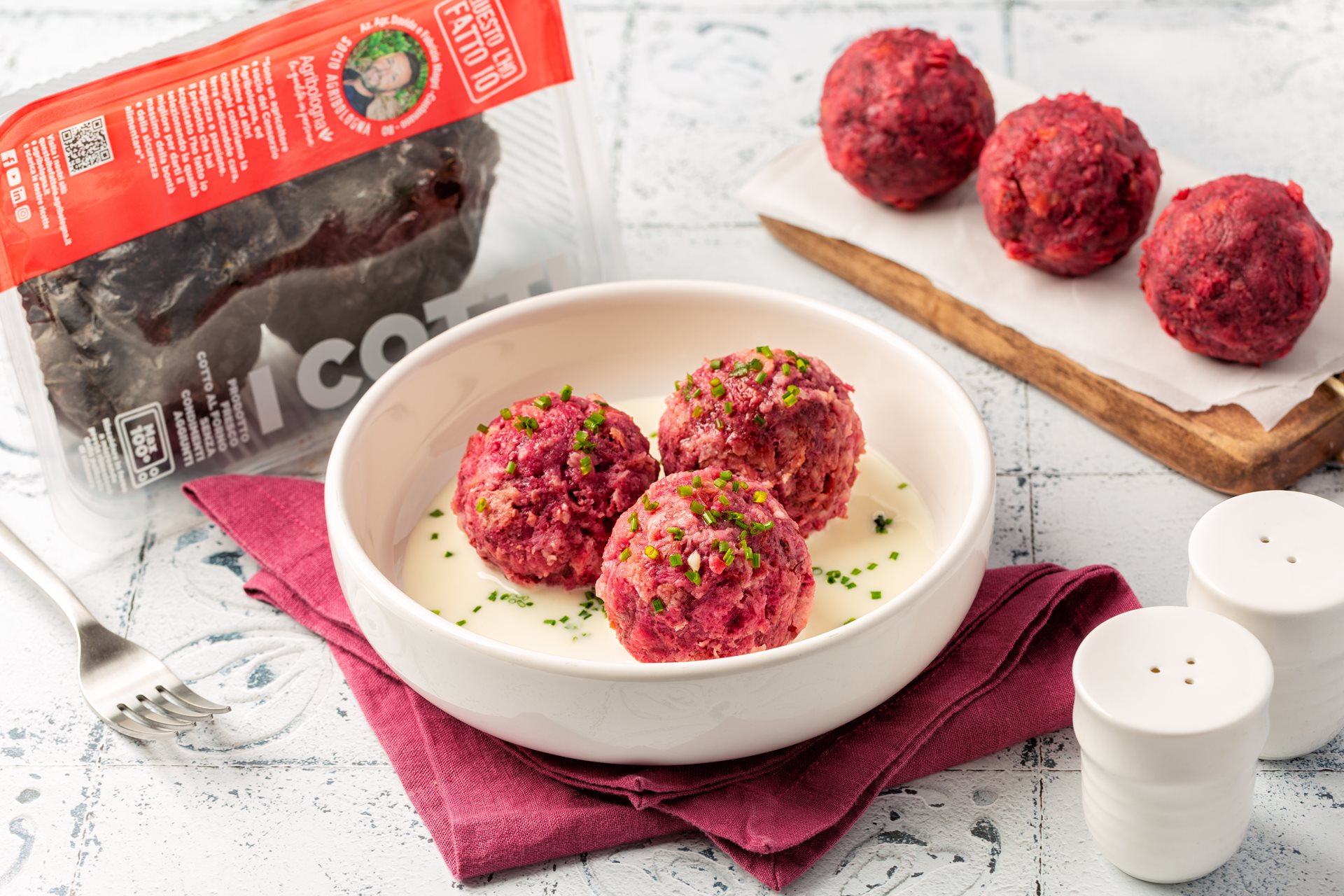 Canederli alla rapa rossa con salsa al gorgonzola