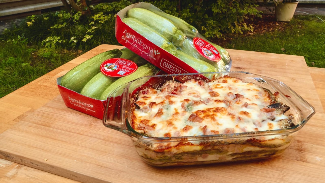 Parmigiana di zucchine, provola e mozzarella