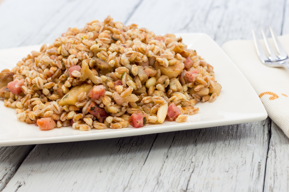 Orzo con funghi pleorotus e speck