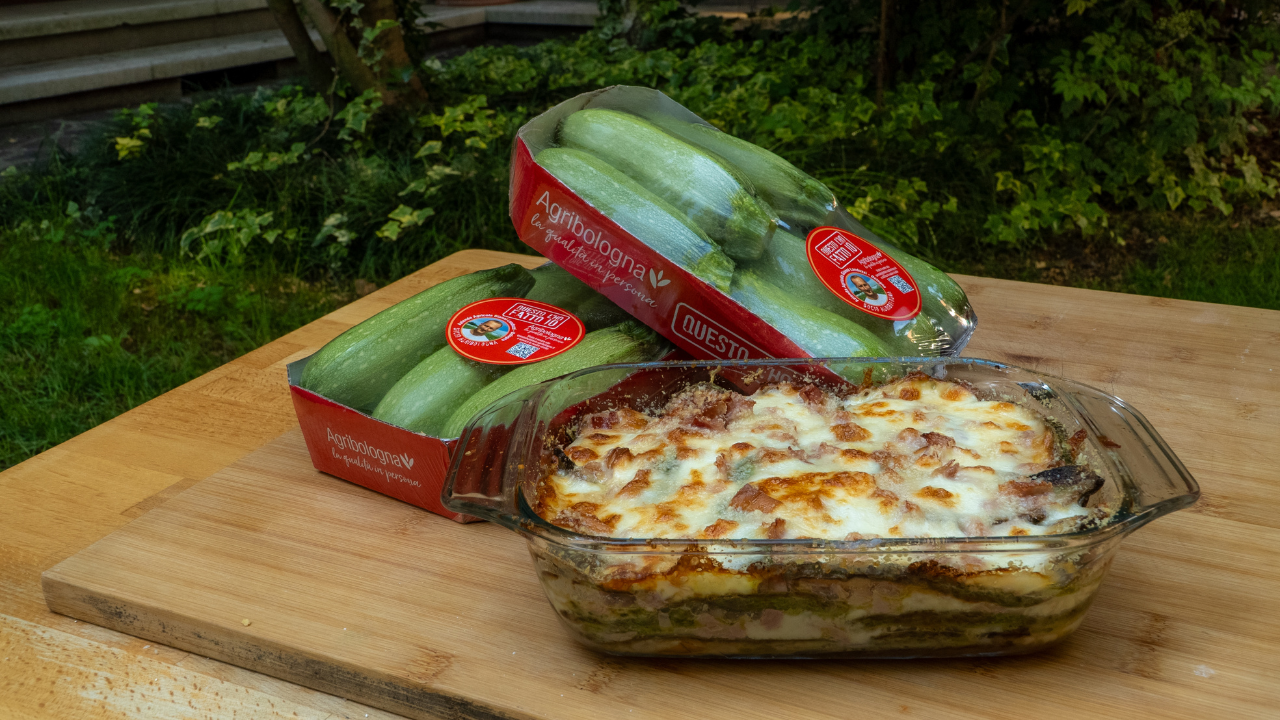 Parmigiana di zucchine, provola e mozzarella