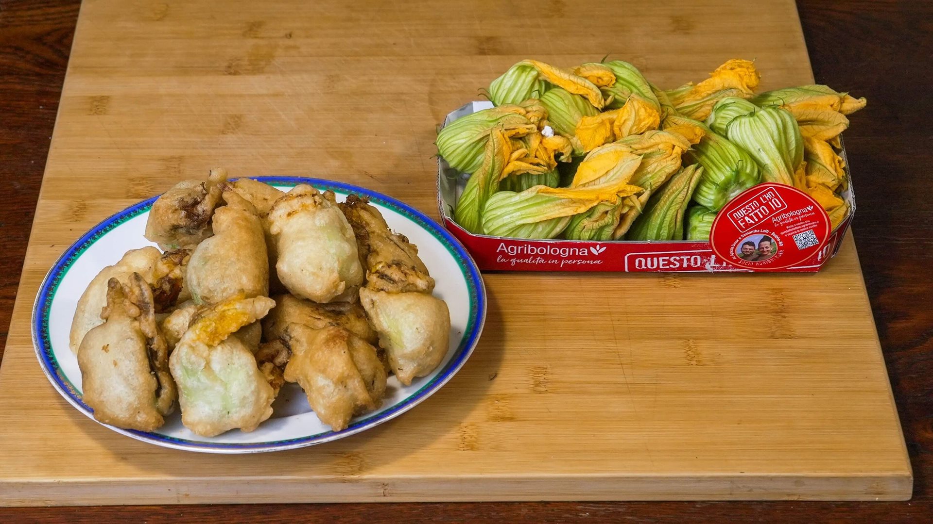 Fiori di zucca ripieni in pastella e in doppia versione